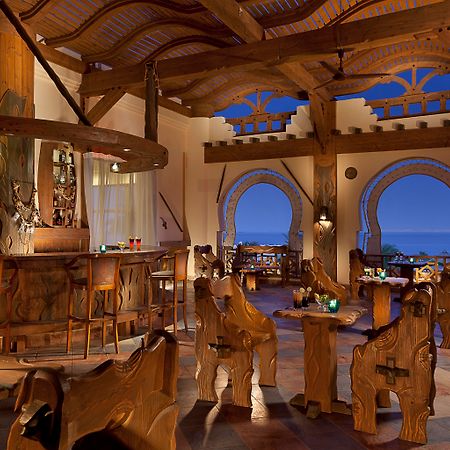 Charmillion Club Resort Sharm El Sheikk Exterior foto The restaurant at the resort