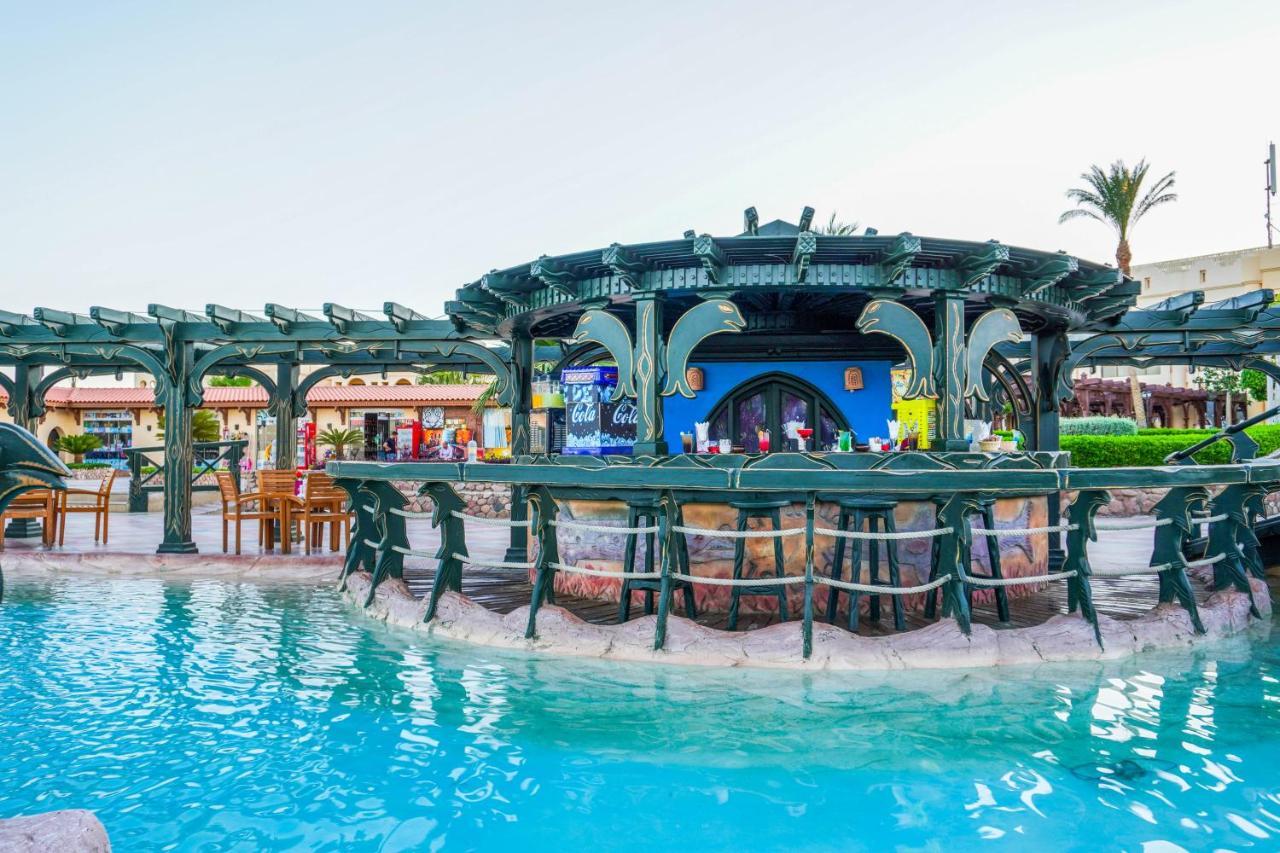 Charmillion Club Resort Sharm El Sheikk Exterior foto The swimming pool at the hotel