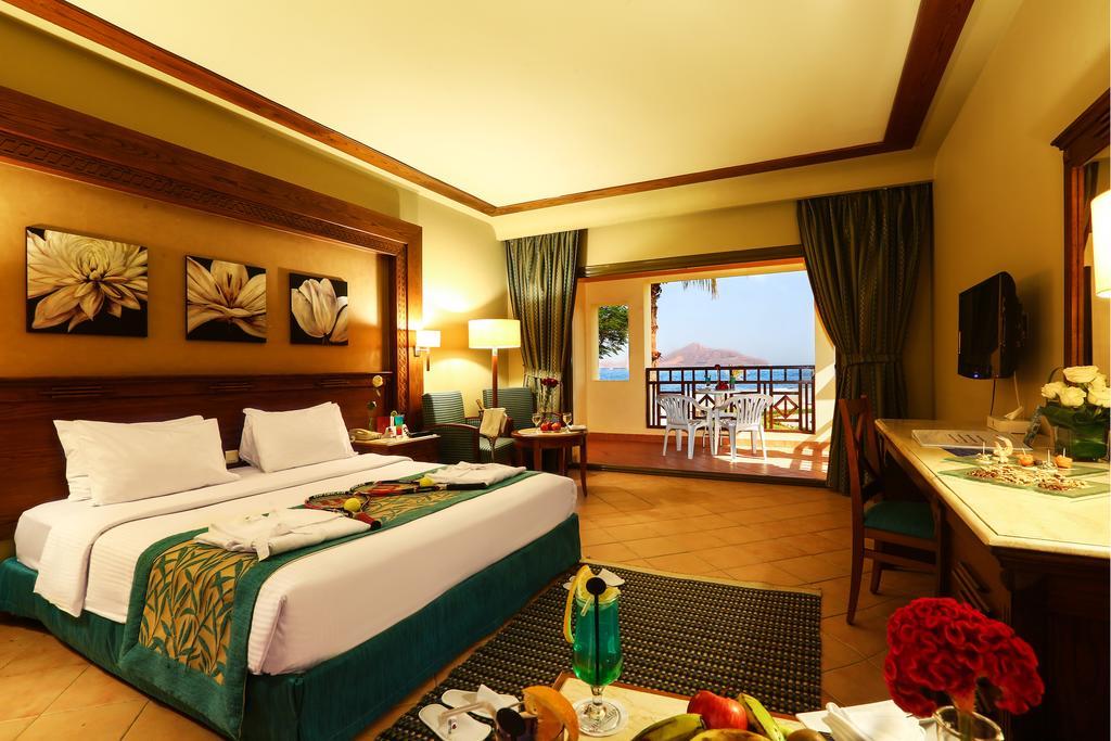 Charmillion Club Resort Sharm El Sheikk Exterior foto A room at the Hilton Sharm El Sheikh