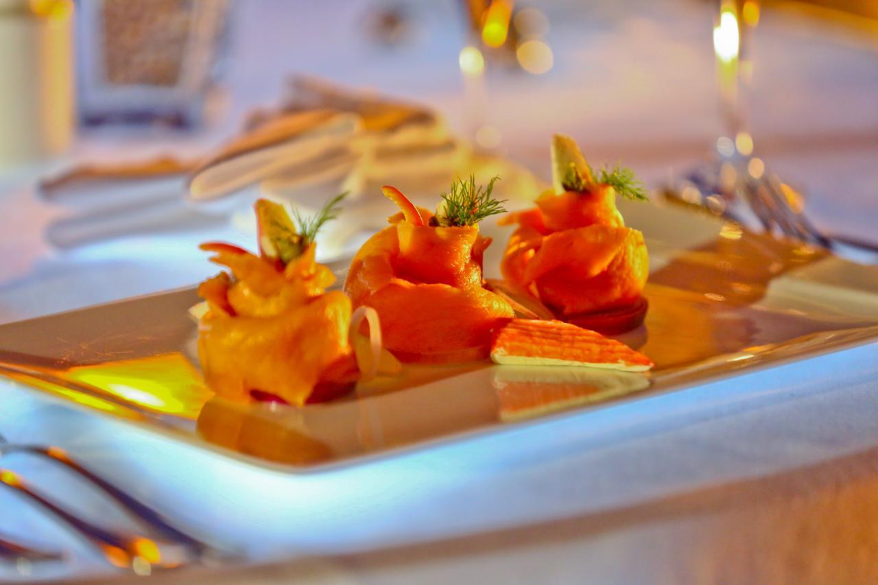 Charmillion Club Resort Sharm El Sheikk Exterior foto Salmon roses