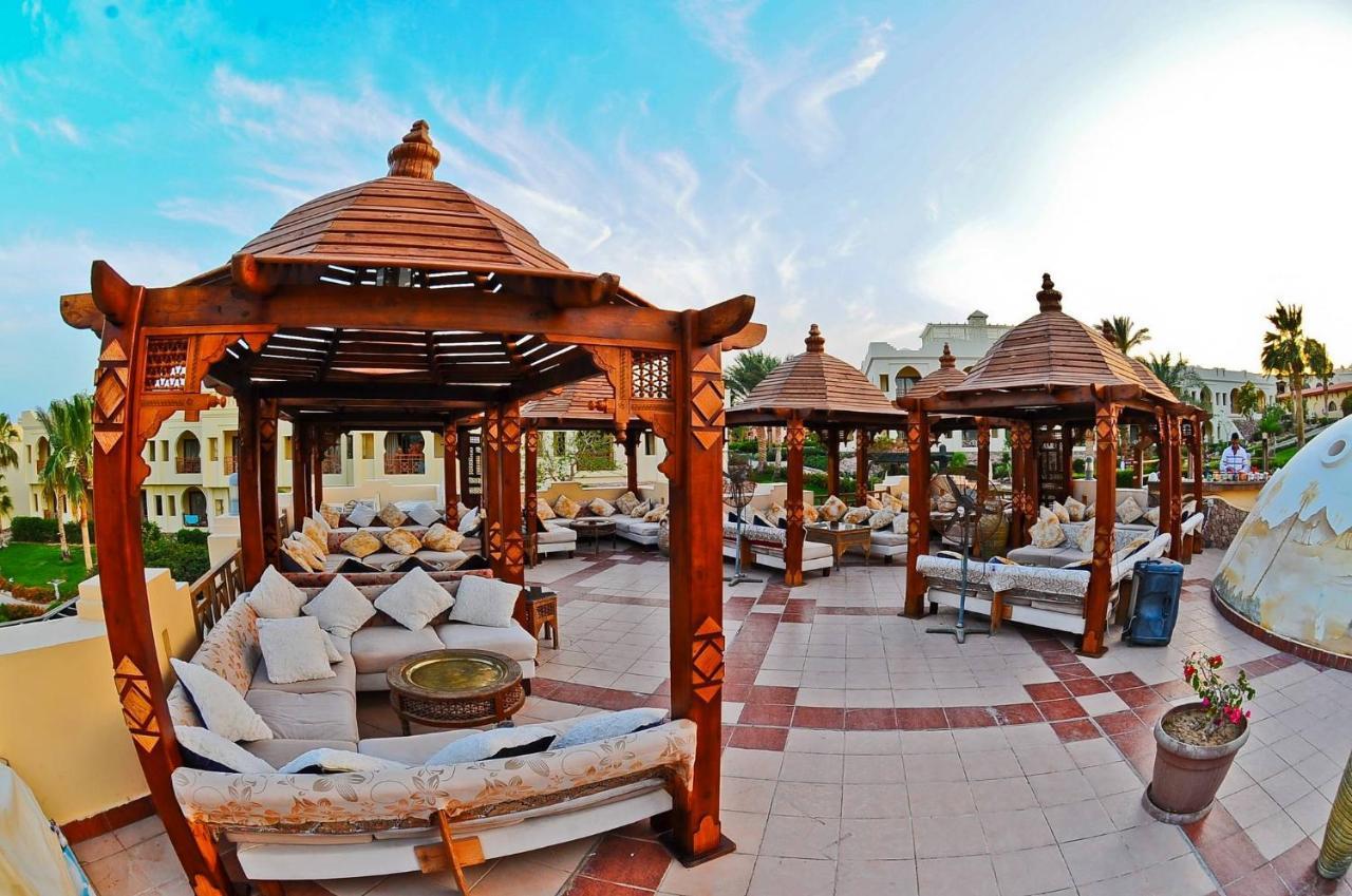 Charmillion Club Resort Sharm El Sheikk Exterior foto The hotel's pool area